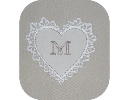 motif de broderie coeur dentelle