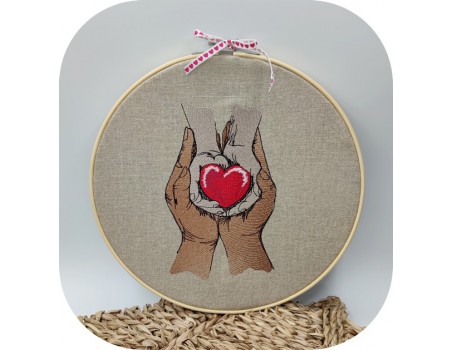 Motif de broderie machine mains coeur maman