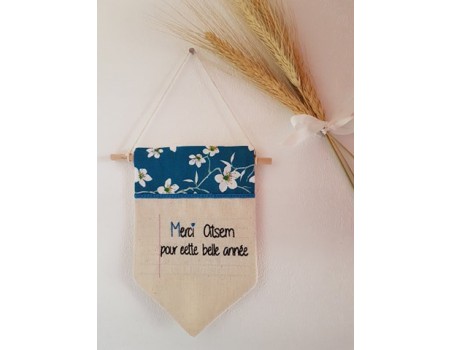 Motif de broderie machine texte  merci Atsem pour cette belle année  personnalisable