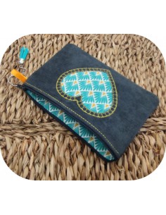 Motif de broderie machine ITH trousse et porte monnaie coeur appliqué