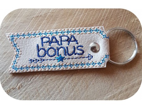 Motif de broderie machine porte clé  papa bonus ITH