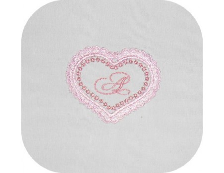 motif de broderie coeur petits festons