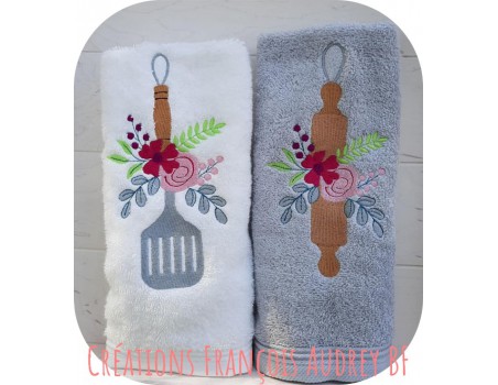 Motif de broderie machine spatule plate fleurie