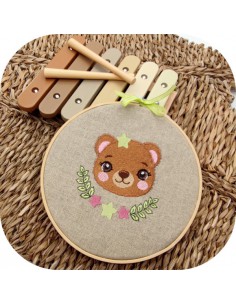 Motif de broderie machine l'ourson  avec ses étoiles