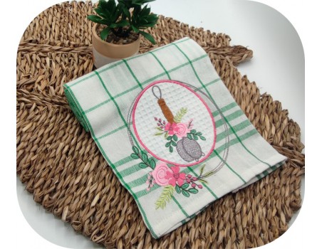 Motif de broderie machine cadre fleuri