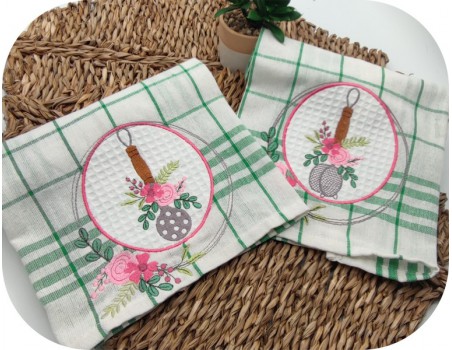 machine embroidery design shabby strainer flowers