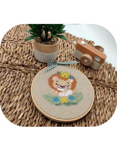 Motif de broderie machine le lion couronné endormi