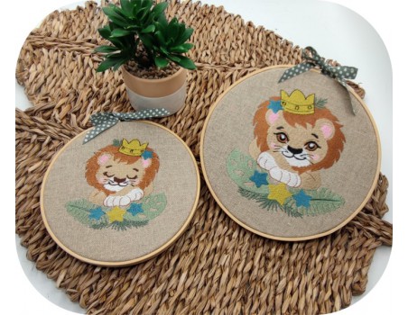 Motif de broderie machine le lion couronné endormi