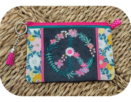 Motif de broderie machine ITH trousse peace and love fleurs mylar