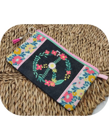 Motif de broderie machine ITH trousse peace and love fleurs