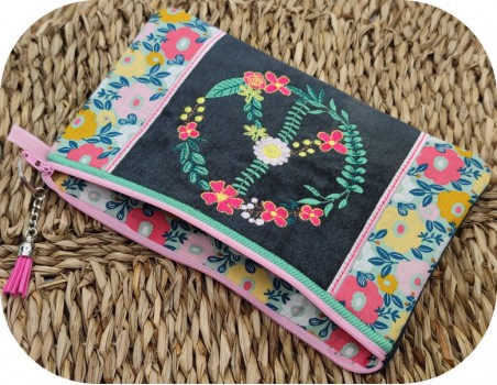 Motif de broderie machine ITH trousse peace and love fleurs