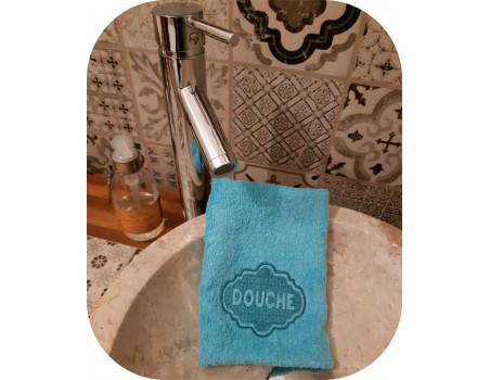 Motif de broderie machine  texte douche en embossage