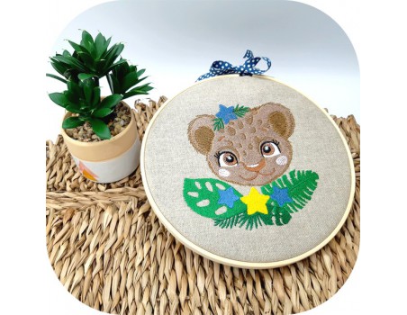 machine embroidery design Leopard with star