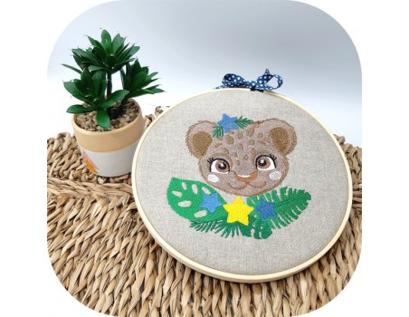 machine embroidery design Leopard with star