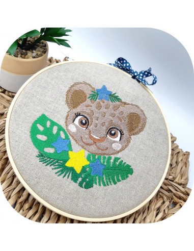 machine embroidery design Leopard with star