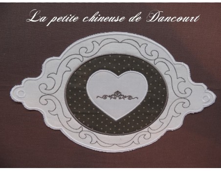 motif de broderie coeurs en série