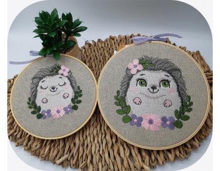 machine embroidery design  hedgehog with flowers
