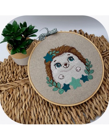 machine embroidery design  hedgehog with star