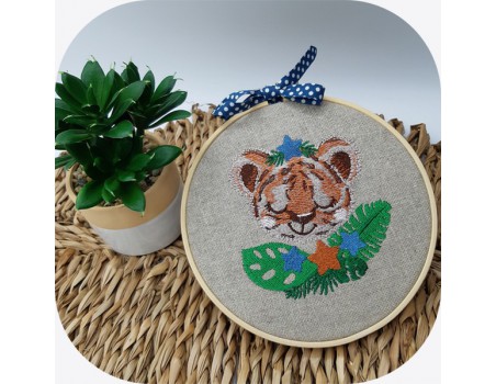 machine embroidery design sleeping tiger with star