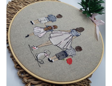 Motif de broderie machine  mère et ses enfants