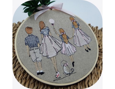 Motif de broderie machine  mère avec ses filles et son fils