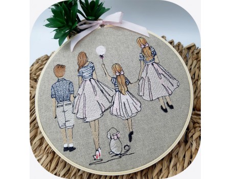 Motif de broderie machine  mère avec ses filles et son fils