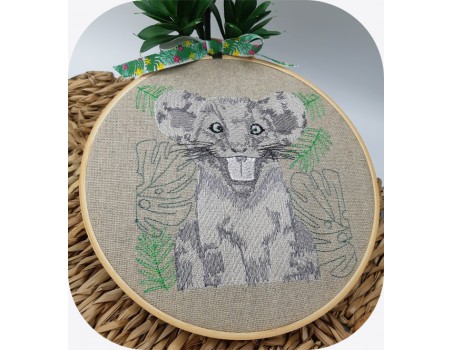 machine embroidery design savannah lion cub