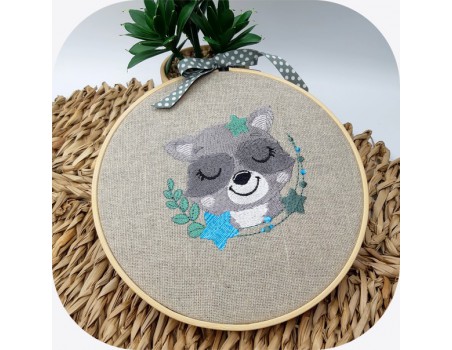 machine embroidery design  sleeping raccoon  with star