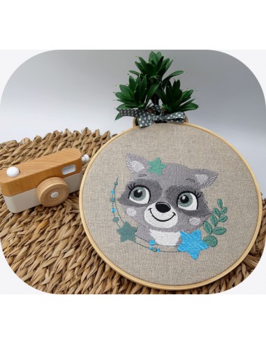 machine embroidery design  raccoon  with star