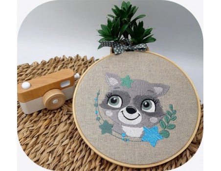 machine embroidery design  raccoon  with star