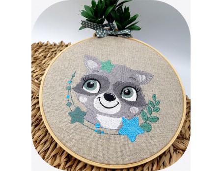 machine embroidery design  raccoon  with star