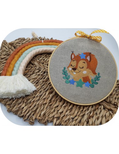 machine embroidery design  sleeping squirrel  with star