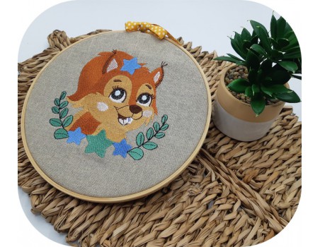 machine embroidery design  squirrel  with star