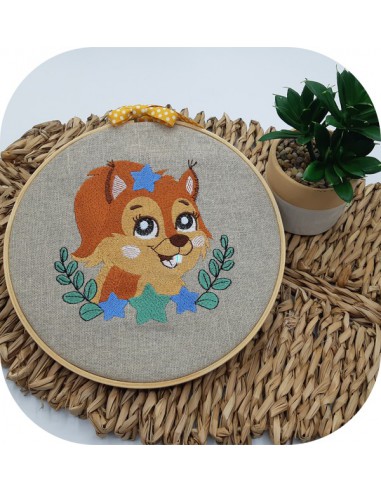 machine embroidery design  squirrel  with star