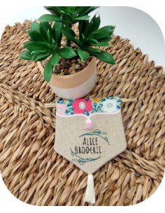 machine embroidery  design ith customizable shabby pennant