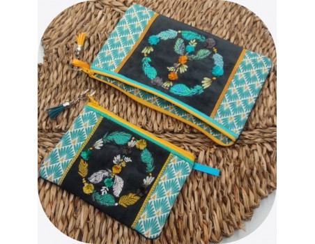 Motif de broderie machine ITH trousse pompons Boho et ses plumes