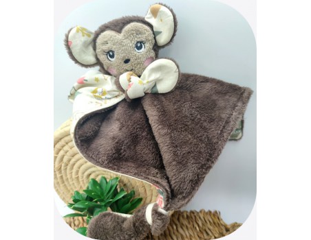 Motif de broderie machine  tête doudou singe ITH