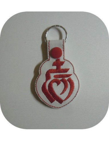 machine embroidery design vendée heart keychains ith