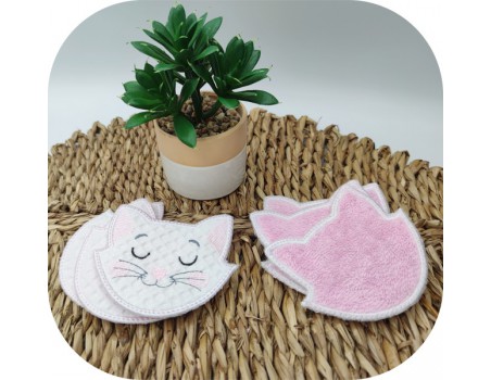 machine embroidery design ith reusable cat head cotton wipes