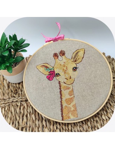 Motif de broderie machine girafe aquarelle