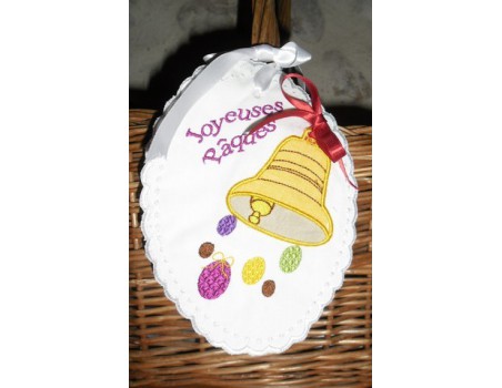 Motif de broderie machine Cloche  de pâques appliqué 10x10 cm