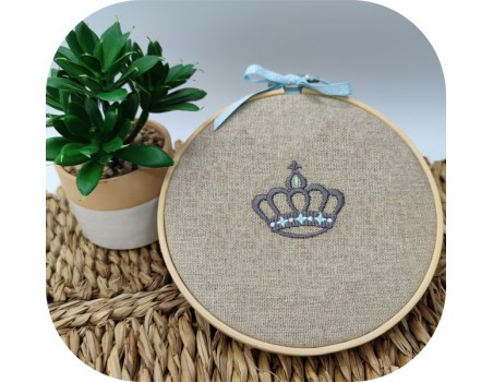 machine embroidery design crown prince