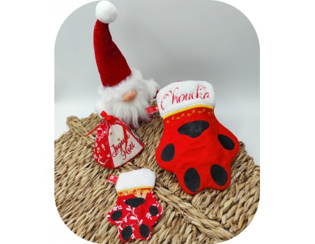 machine embroidery design christmas paw