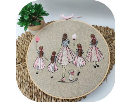 machine embroidery design  rippled mother with her 4 daughters