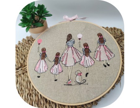 machine embroidery design  rippled mother with her 4 daughters