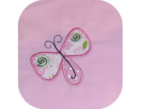 Motif de broderie machine  petit papillon