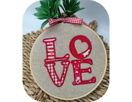 Motif de broderie machine  mot love appliqué