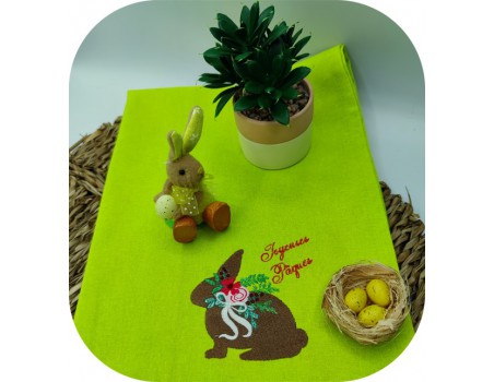 Motif de broderie machine  lapin fleuri