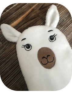 machine embroidery design llama wasch mitt  ITH