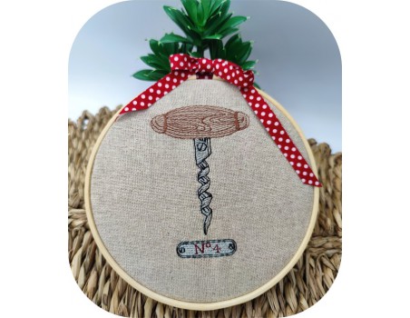 Motif de broderie machine  collection tire bouchon n°4